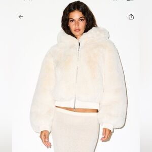 NWT SKIMS Faux Fur Zip Up Cream Teddy Jacket (Egret) SZ Small